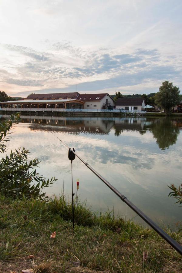 Camelot Resort Husasau de Cris Exterior foto